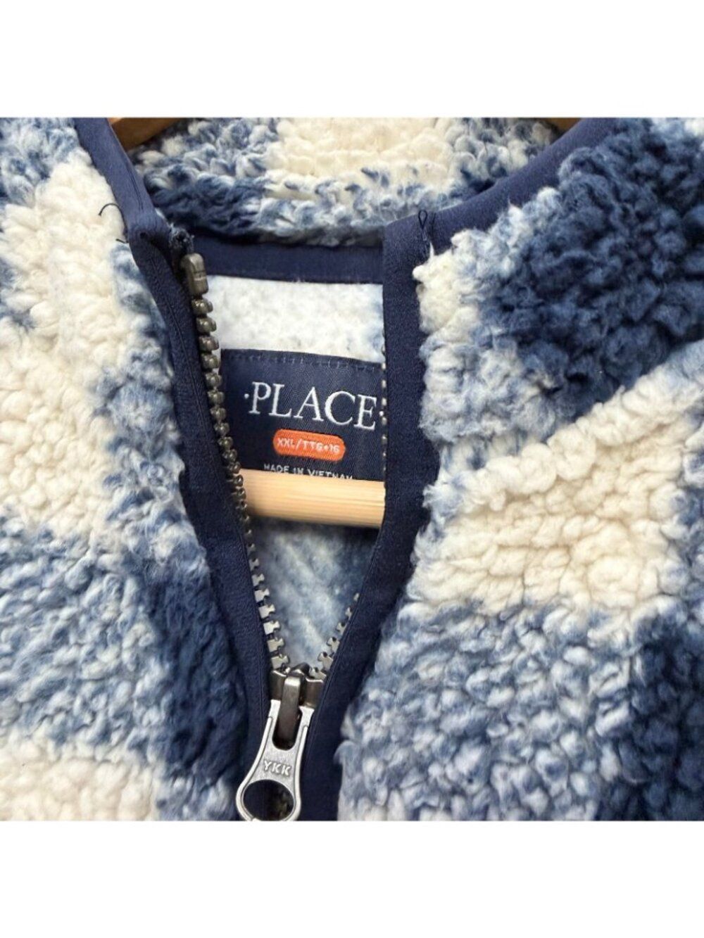 Place Fuzzy Jacket - Picture 4 of 7